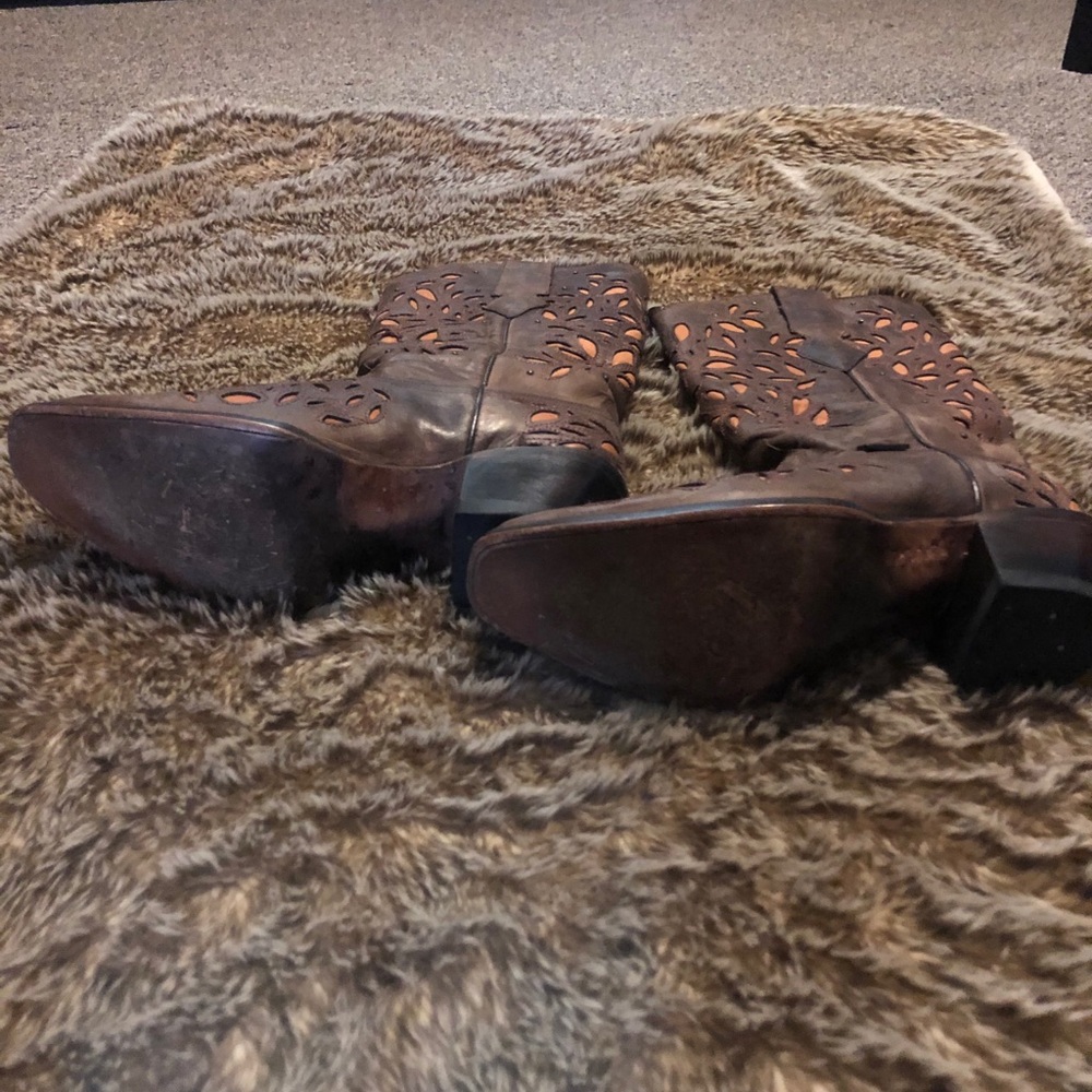 Cowboy boots! - Picture 3 of 4